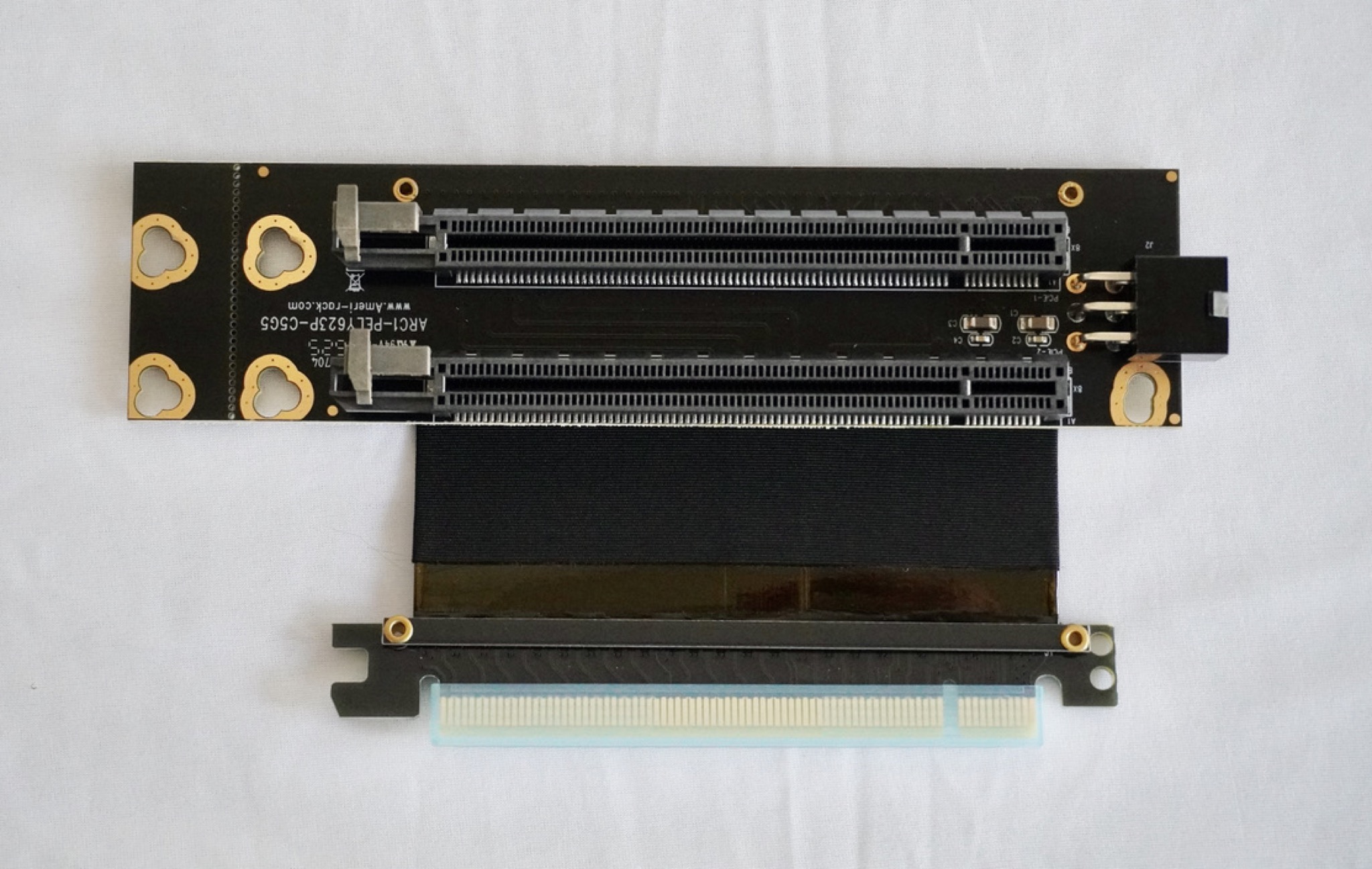 ARC1-PELY623P-C6V4 · PCIe x16 Gen4 bifurcated flexible riser, 6 cm ribbon