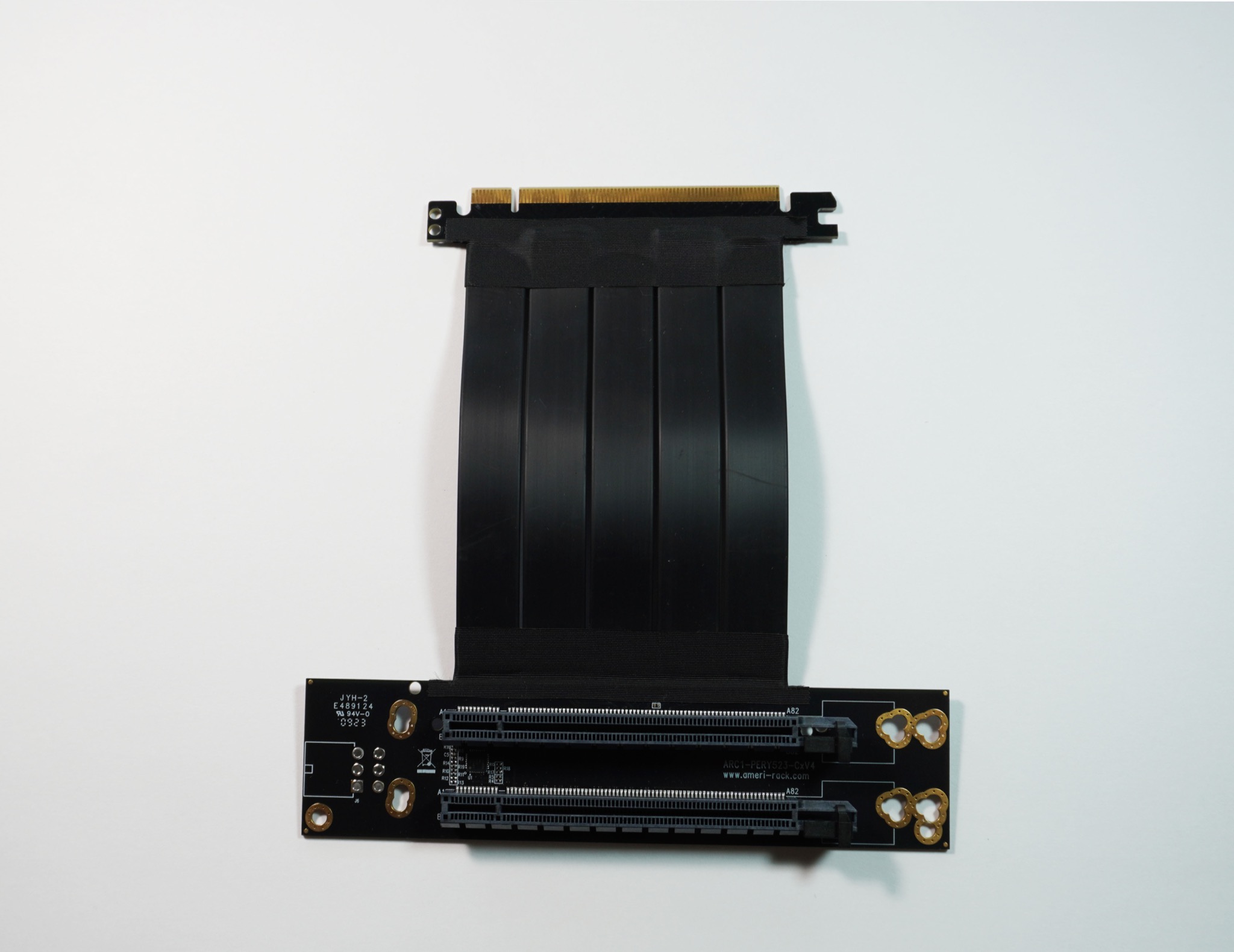 ARC1-PERY523P-C16 · PCIe x16 bifurcated flexible riser, right-angled, 16 cm ribbon